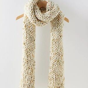 Free People X Loopy Mango Chunky Knit Cream Scarf